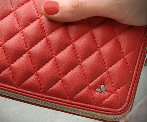 Lucy Clutch Matelassé – Smartphone-Clutch aus hochwertigem Leder