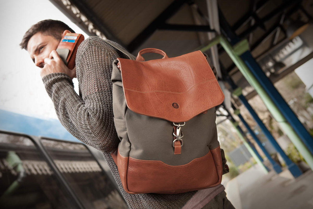 City Hunter – Canvas and Leather Backpack - Vaja