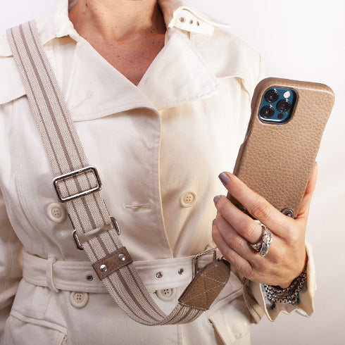 Crossbody iPhone 12 & 12 Pro leather case with magsafe - Vaja