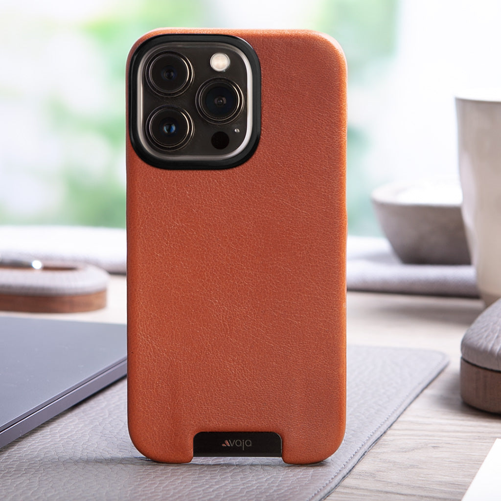 Grip iPhone 13 Pro MagSafe leather case - Vaja