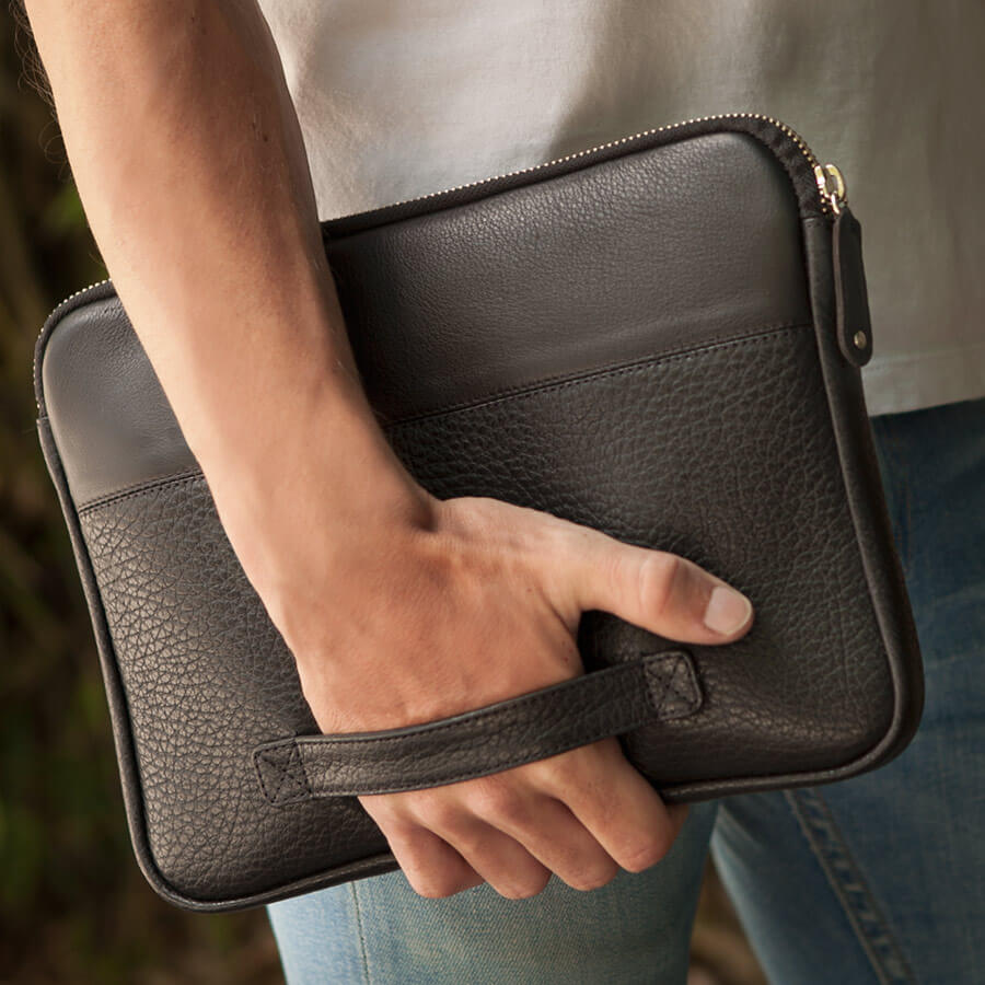 Zippered 13" Leather Pouch - Vaja