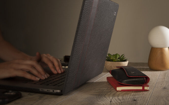 MacBook Pro 16” Leather Suit - Vaja