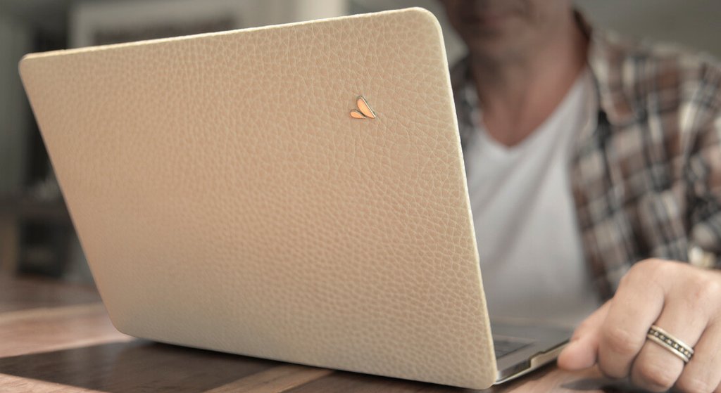 Funda de cuero para MacBook Pro de 15" con Touch Bar Suit
