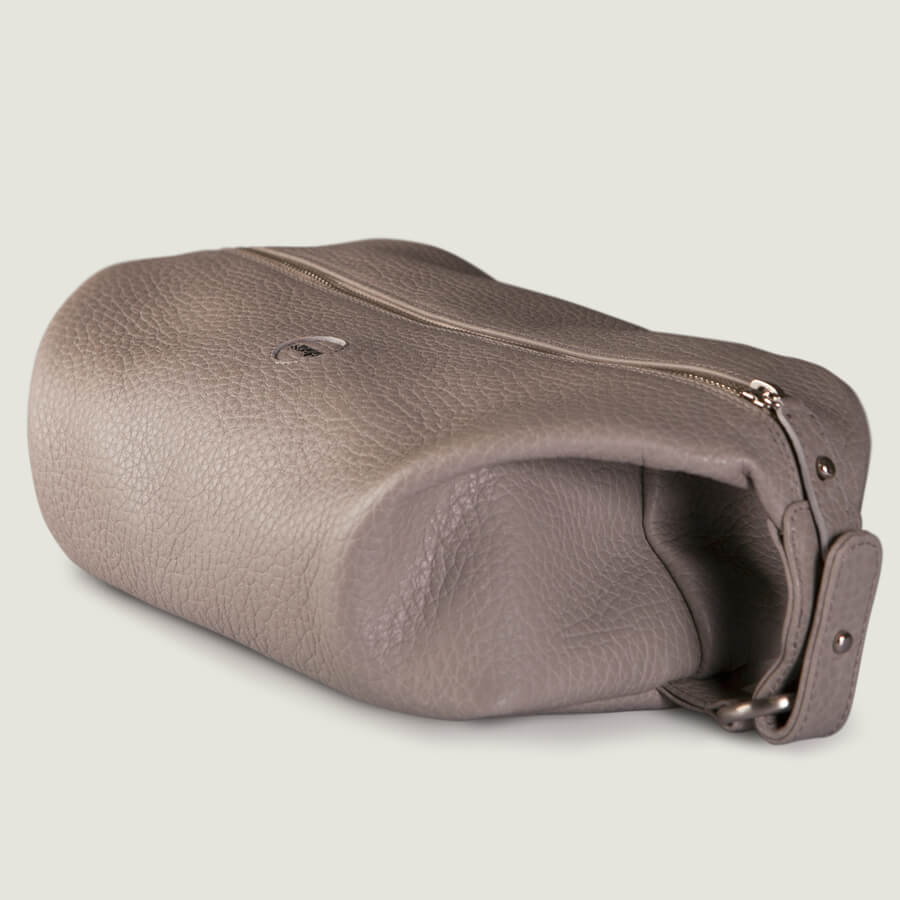 Toiletry Leather Bag - Dopp Kit - Vaja