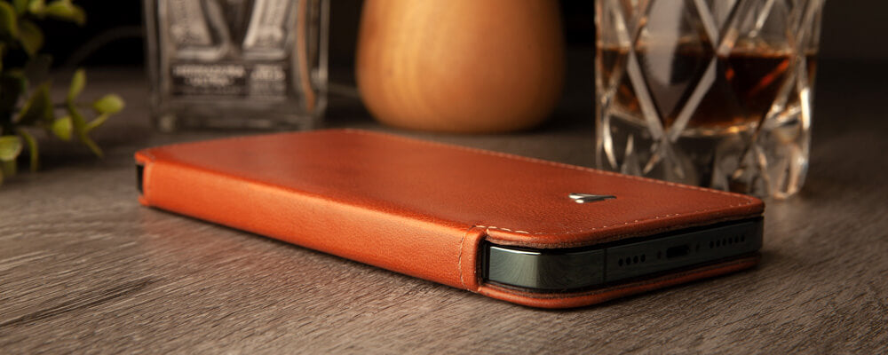 Nuova Pelle leather iPhone 12 & 12 Pro MagSafe case - Vaja