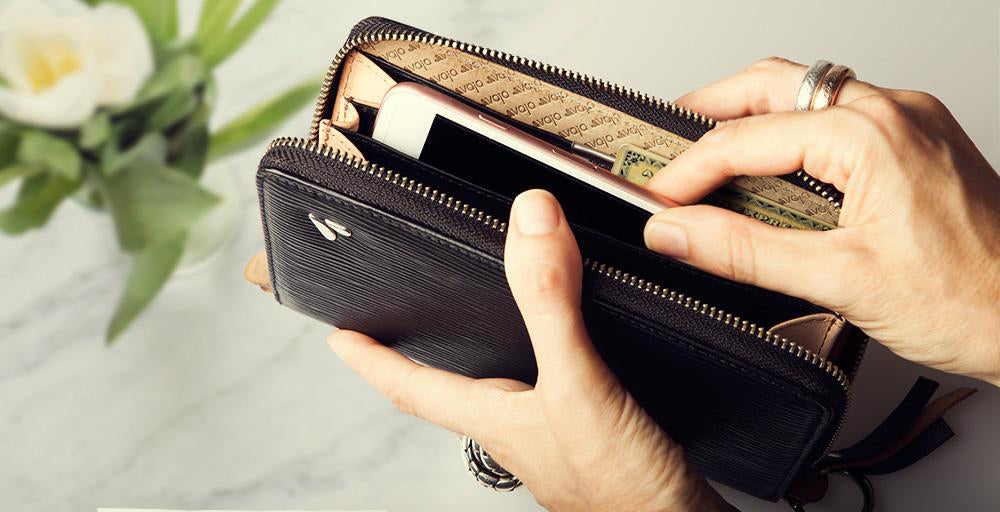 Lucy Plus - Premium Leather Lady Clutch - Suitable for all iPhones